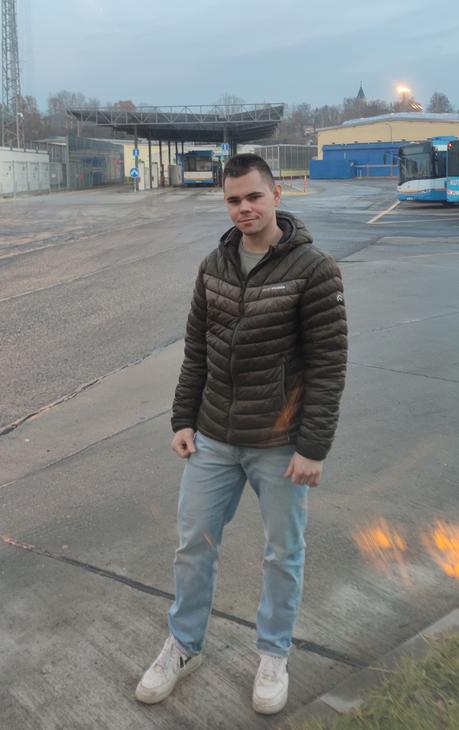 adam023