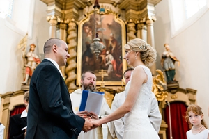 Svatební fotografie páru